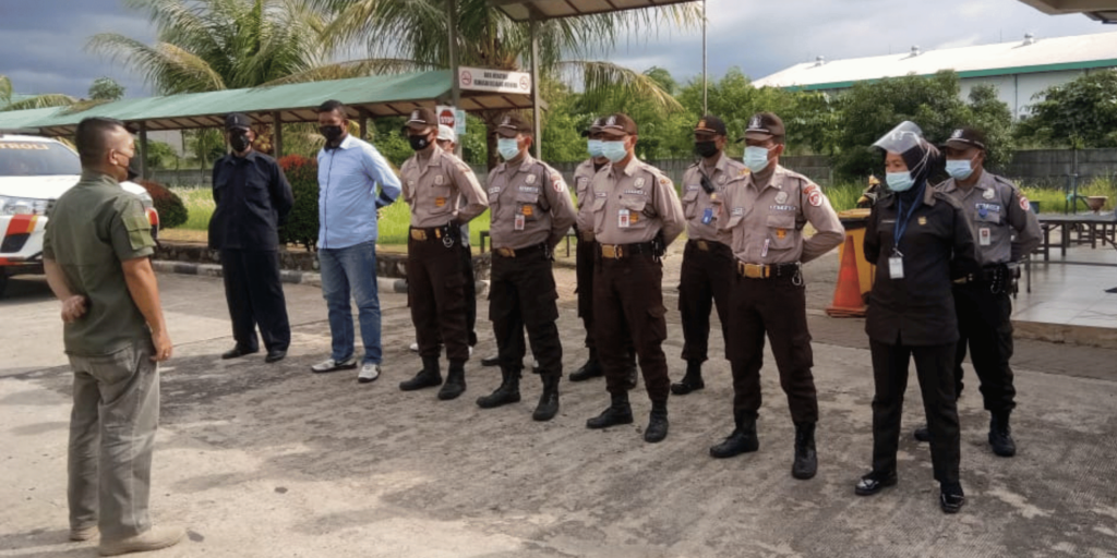 Pelatihan karyawan mengenai komunikasi penting dalam strategi keamanan